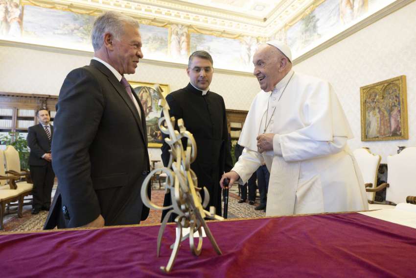 Jordan's king promises pope Christian holy sites will be protected