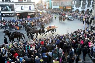 During the reinterment ceremony of King Richard III, the coffin goes around the center of Leicester. Here, the funeral procession goes past the Clocktower.