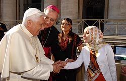 Pope Benedict meets Islamic woman
