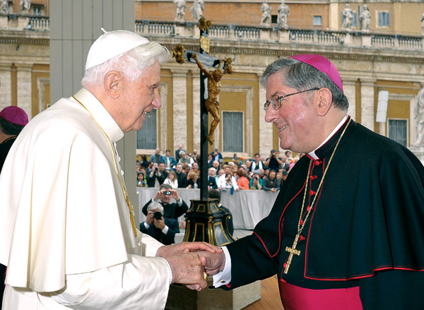 Cardinal-Designate Collins with Pope Benedict XVI (Photo courtest of the archdiocese of Toronto)