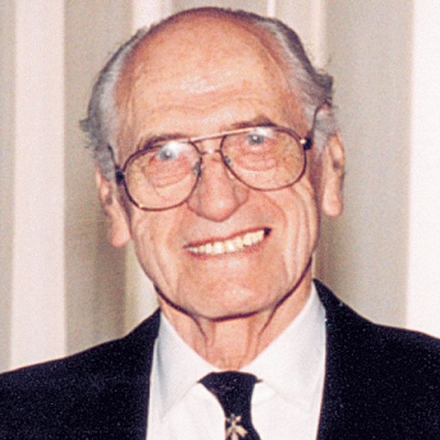 Toronto&#039;s Rabbi Plaut has died aged 99. 