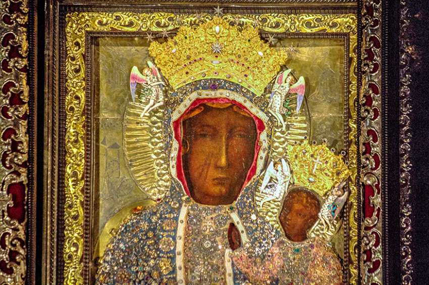 In honour of the 300th anniversary of Our Lady of Czestochowa’s first coronation, the original crowns, which was stolen in 1919, have been replicated.