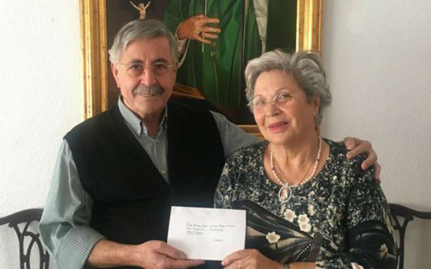 Amaro Pesquero and Josefa Rodríguez gave money for persecuted Christians in the Middle East and Pope Francis wrote them back.