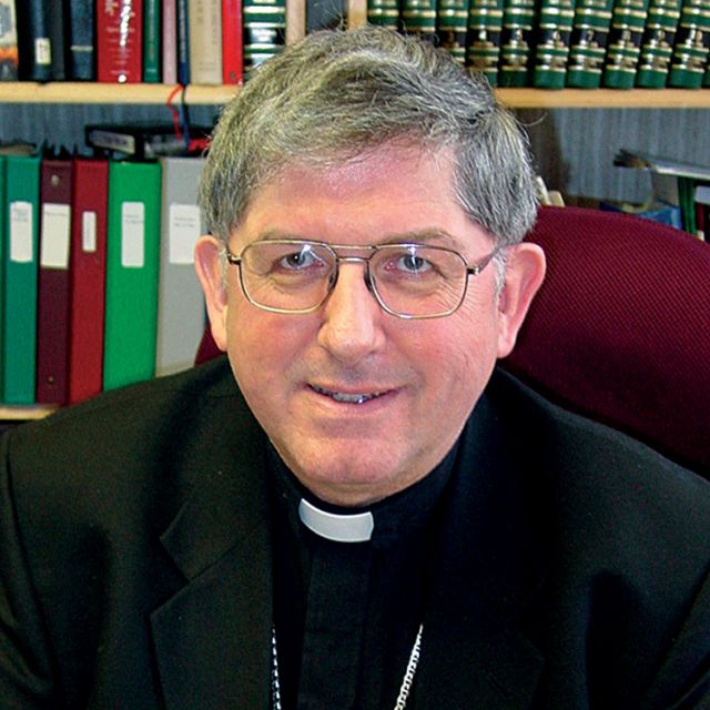 Archbishop Collins tells Synod Canada open to refugees
