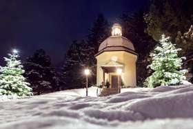 The Silent Night Chapel, which is in the town of Oberndorf in the Austrian state of Salzburg, is a monument to “Silent Night.” The chapel stands on the site of the former St. Nicholas Church, where on Christmas Eve in 1818 the carol was performed for the first time.