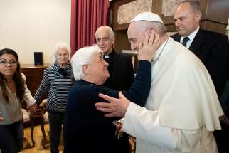 Pope Francis greets Emanuele Village residents April 12, 2019, in Rome. People who live there have Alzheimer&#039;s disease. 