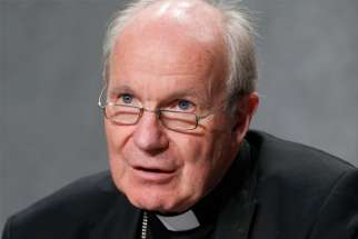 Cardinal Christoph Schönborn of Vienna speaks at a news conference following a session of the Synod of Bishops for the Amazon at the Vatican in this Oct. 21, 2019, file photo. In a Jan. 28, 2022, interview with Austrian broadcaster ORG, Cardinal Schönborn spoke positively about Pope Benedict XVI&#039;s efforts against abuse.