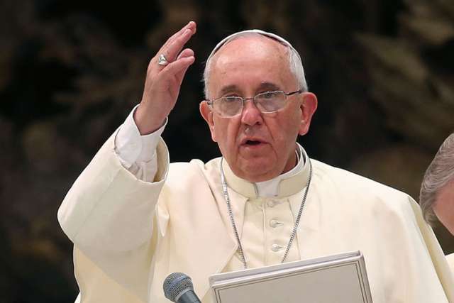 Pope Francis appeals to Iraqi president to end crisis