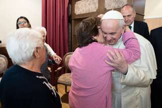 Pope Francis greets Emanuele Village residents April 12, 2019, in Rome. People who live there have Alzheimer&#039;s disease. 