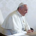 Meeting superiors, Pope says 2015 will be dedicated to religious life 