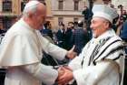 St. John Paul II greets Rabbi Elio Toaff in 1986 at RomeÃ­s main synagogue. Rabbi Toaff, who served as Rome&#039;s chief rabbi from 1951 to 2000, died April 19 at age 99. 
