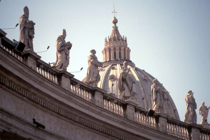 After raid, pope names commissioner for oversight of St. Peter&#039;s Basilica