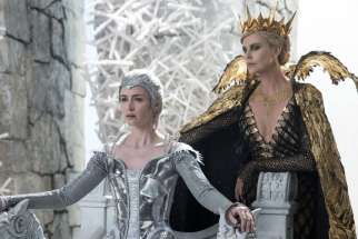 Emily Blunt, left, and Charlize Theron in The Huntsman: Winter&#039;s War 