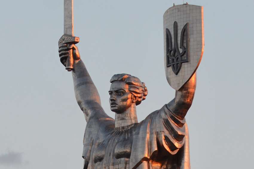 The Mother Ukraine monument been given a makeover to replace the Communist hammer and sickle with a tryzub on the shield.  