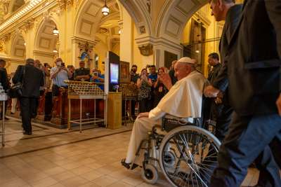 Pope Francis poses three challenges to Canada at Quebec vespers service