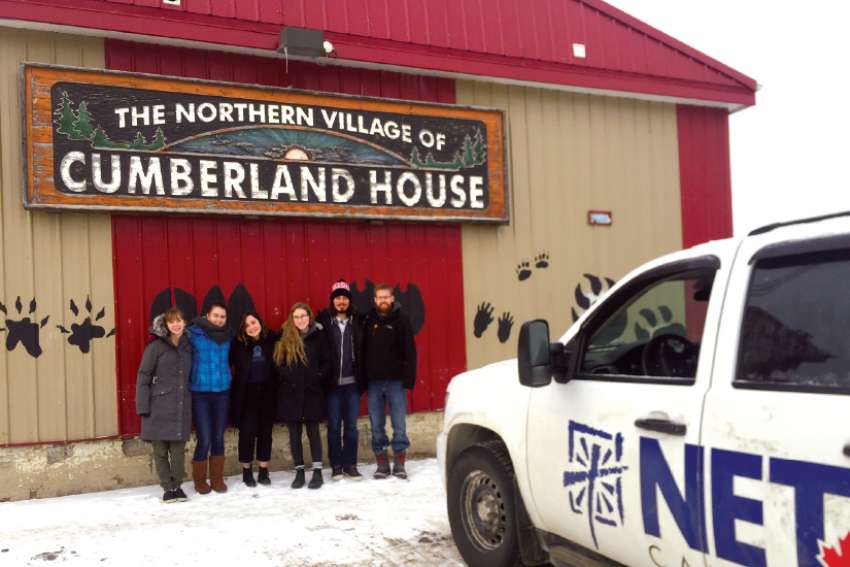 NET missionaries at Cumberland House, a Cree and Métis community in northeastern Saskatchewan. Six young people are currently volunteering with National Evangelization Teams Canada in Keewatin-Le Pas. 