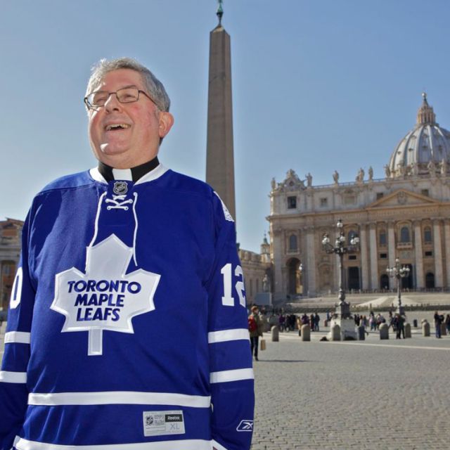 Wearing a Toronto Maple Leafs jersey, Cardinal Collins hammed it up for a photographer in St. Peter’s Square, resulting in a picture of pure happiness and contentment.