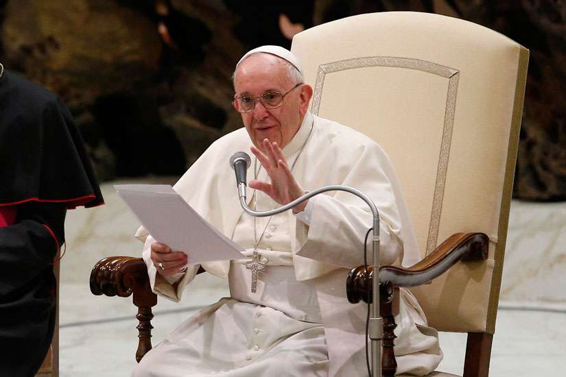 Pope to teens: Don&#039;t fall for hate, fearmongers; find nice friends