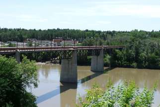 The Capilano Foot Bridge Trail is a 0.8 km moderately trafficked out and back trail located near Edmonton, Alta.