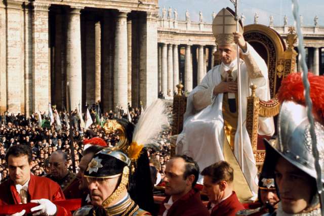ope Paul VI is carried on the &quot;sedia gestatoria,&quot; a ceremonial throne, during the closing liturgy of the Second Vatican Council in St. Peter&#039;s Square at the Vatican Dec. 8,1965. Pope Francis will beatify Pope Paul Oct. 19 during the closing Mass of the extraordinary Synod of Bishops on the family. The miracle needed for Pope Paul&#039;s beatification involved the birth of a healthy baby to a mother in California after doctors had said both lives were at risk.